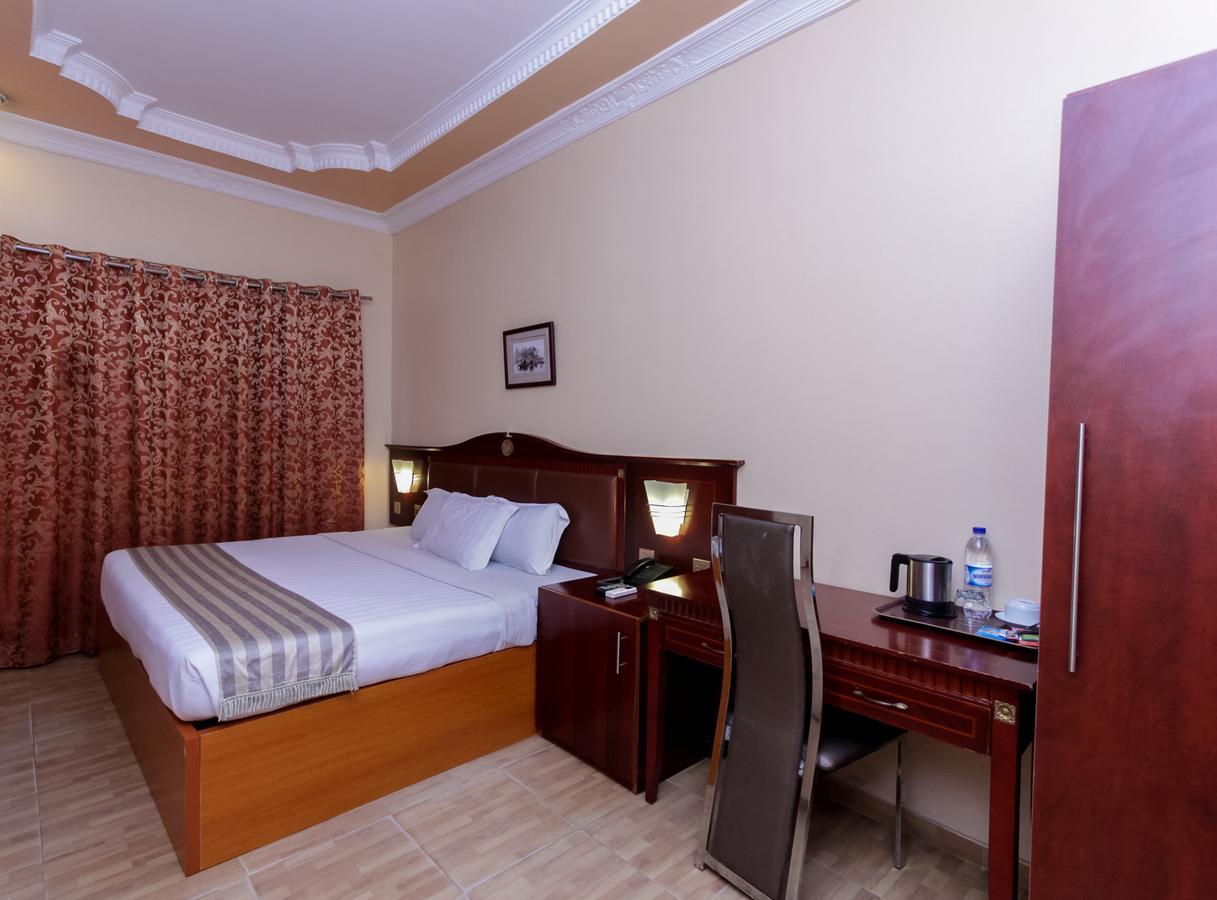 Sunfit - Fitness, Spa, Accommodation Aliayabiagba Exteriör bild