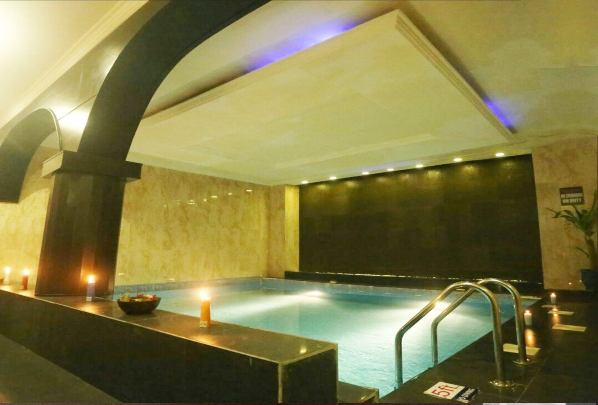 Sunfit - Fitness, Spa, Accommodation Aliayabiagba Exteriör bild